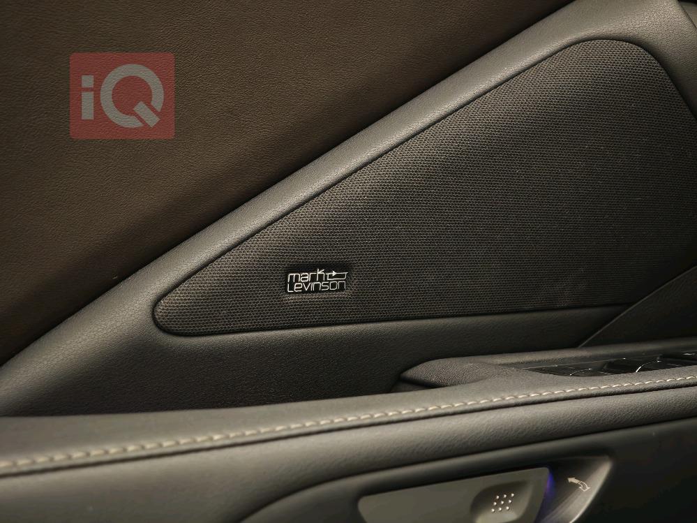Lexus TX